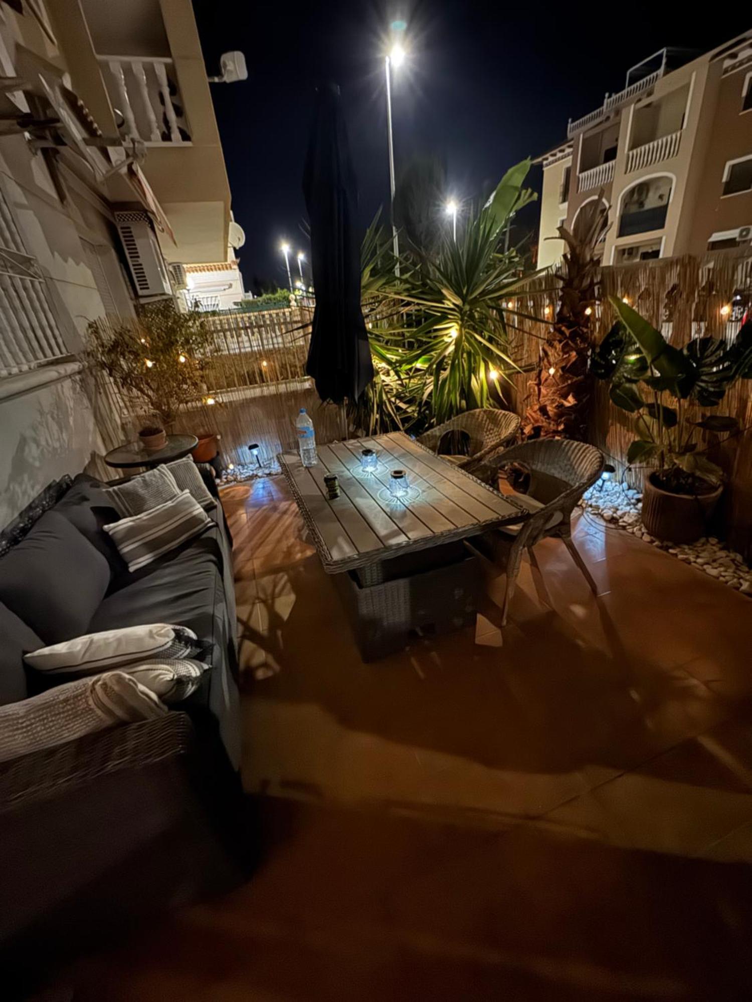 Fresh Apartment, 2 Bedroom, 2 Bathroom, 2 Lovely Poolareas Appartamento